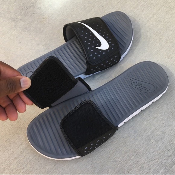 nike flex motion solarsoft slide